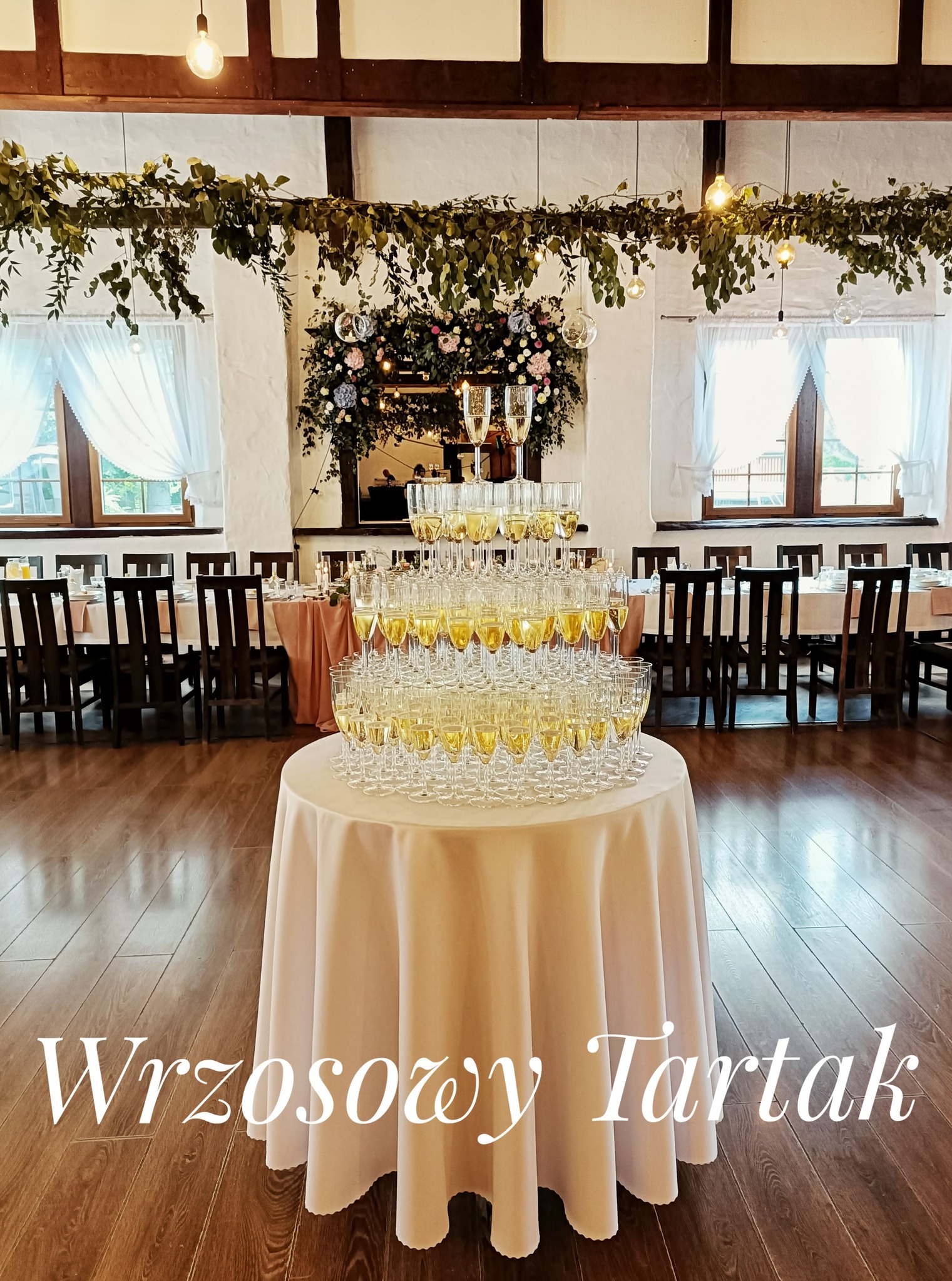 Bufet cateringowy przygotowany dla uczestników warsztatów we Wrzosowym Tartaku